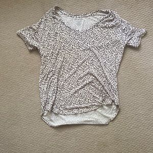 American Eagle soft and sexy cheetah print V-neck